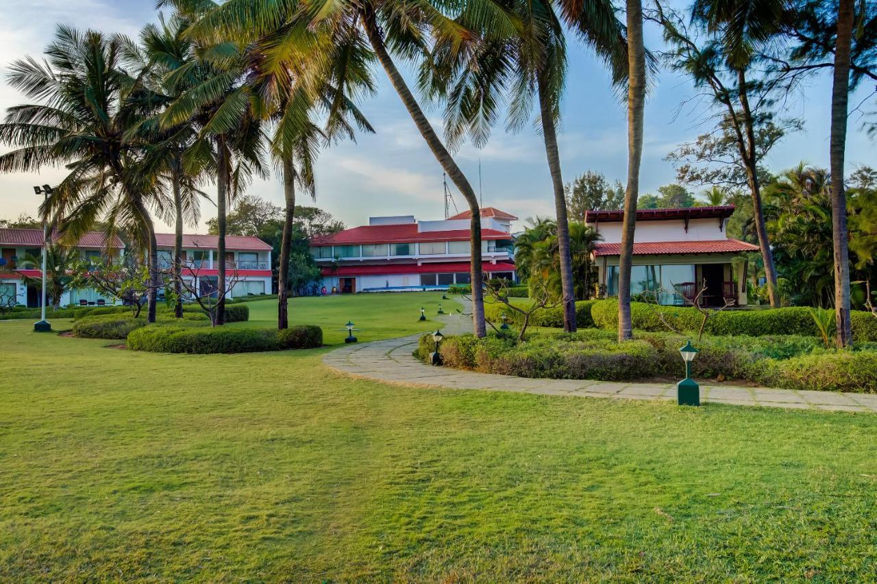 Radisson Blu Resort Temple Bay Mamallapuram ภายนอก รูปภาพ The Royal Thai Navy Headquarters
