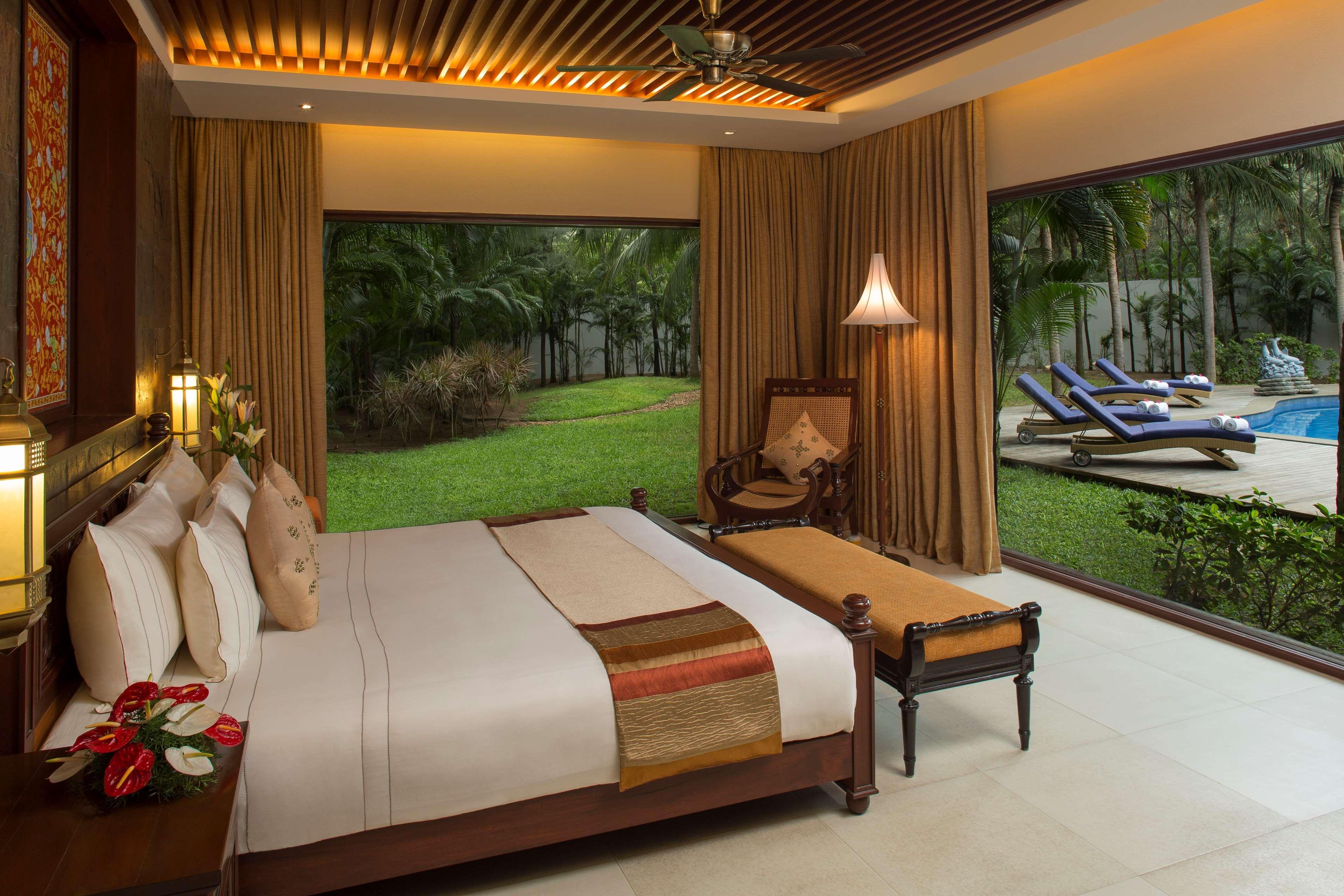 Radisson Blu Resort Temple Bay Mamallapuram ภายนอก รูปภาพ A bedroom at the resort